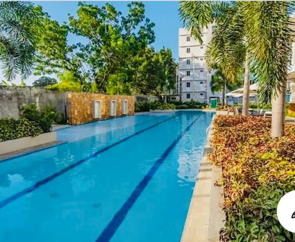 8 Spatial Condominium Davao Exterior photo