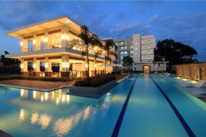 8 Spatial Condominium Davao Exterior photo